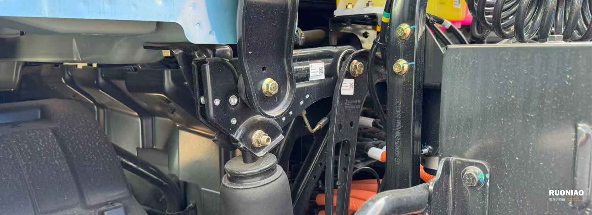 SHACMAN H6000E 6×4 Tractocamión Eléctrico — El Camión Pesado Verde para Logística de Media-Larga Distancia y Operaciones Portuarias