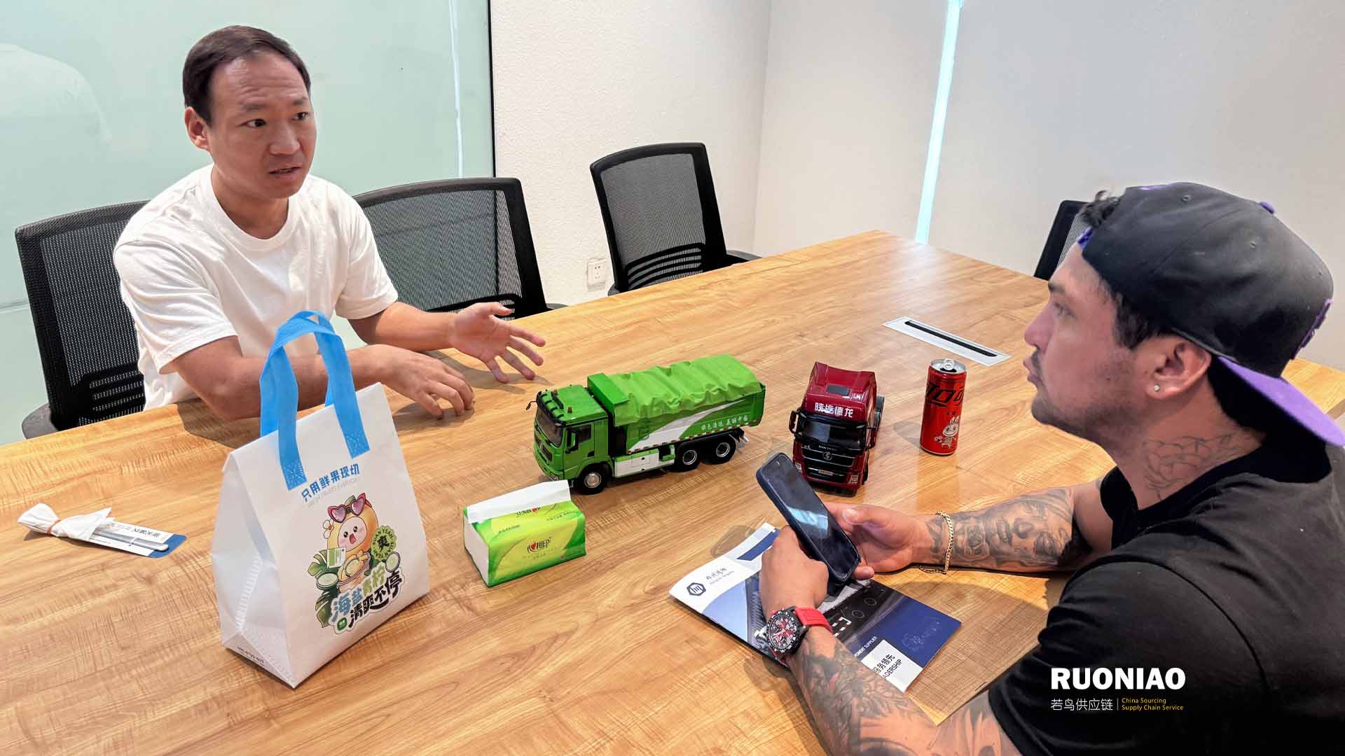 Una Visita Agradable: Bienvenidos Amigos a la Tienda 4S de SHACMAN y la Oficina de Zhengzhou Nanhuan - 2