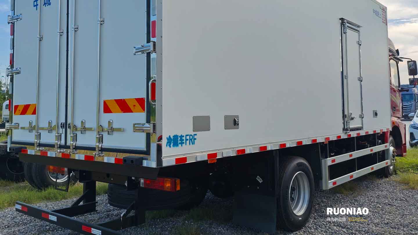 SHACMAN M5000 350HP 4X2 Camión Refrigerado 6.8m - 16
