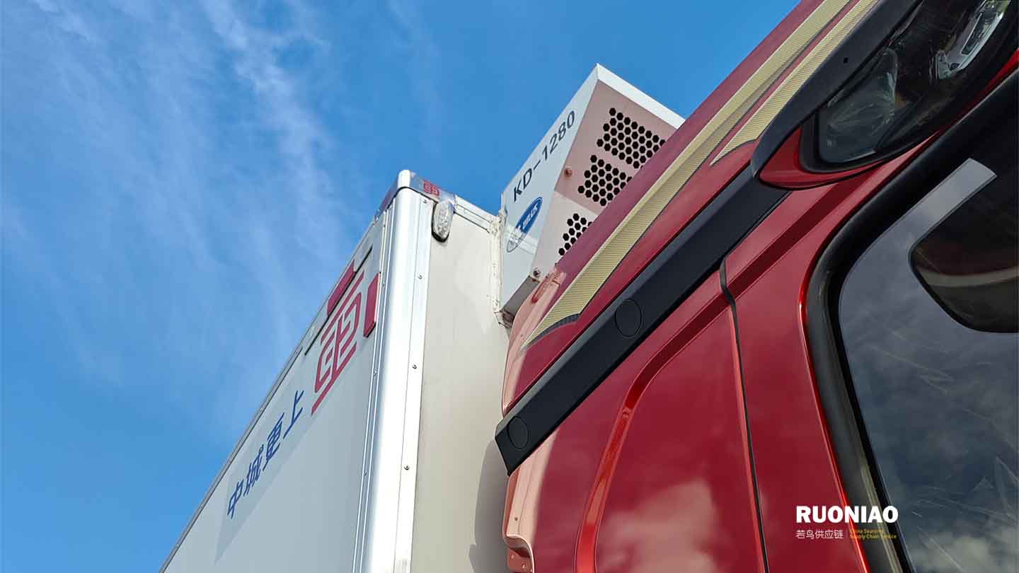 SHACMAN M5000 350HP 4X2 Camión Refrigerado 6.8m - 10