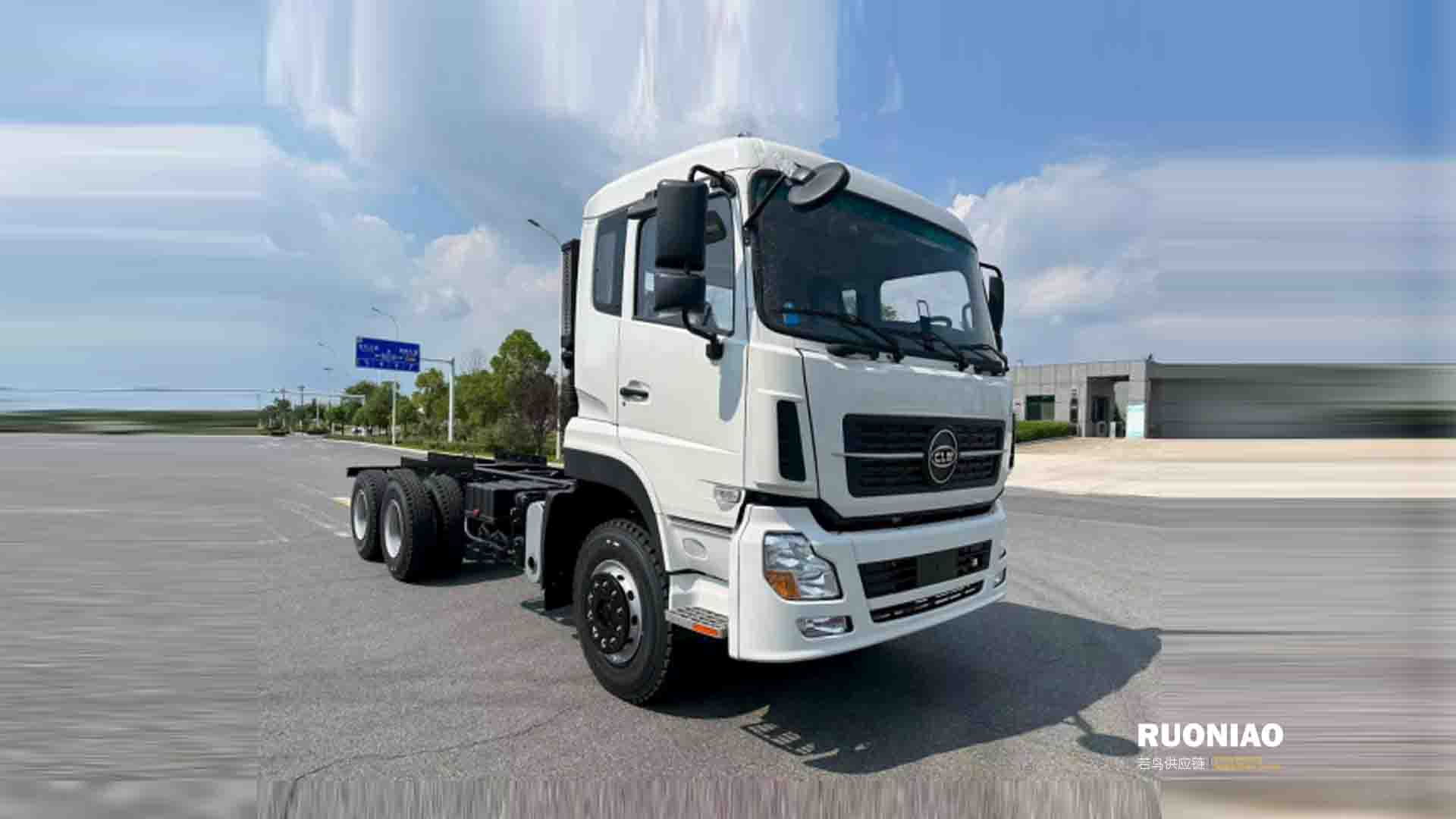 Dongfeng Euro 5 23m³ Sprinkler Truck - 4