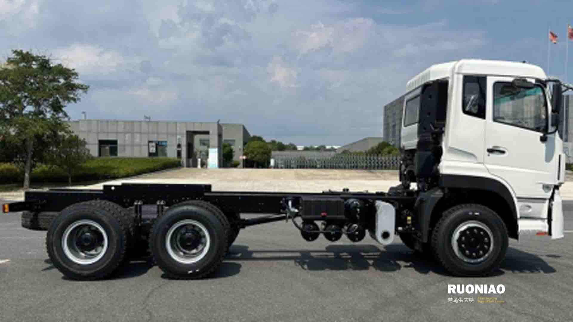Dongfeng Euro 5 23m³ Sprinkler Truck - 5