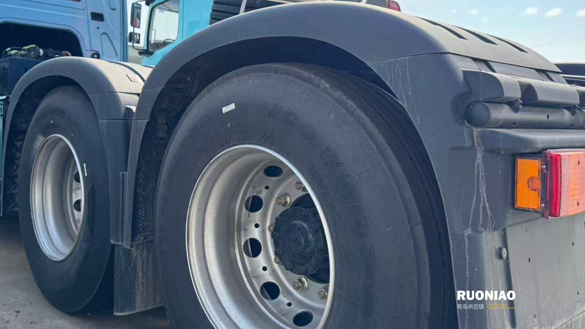 SHACMAN H6000E 6X4 Tractocamión Eléctrico - 12