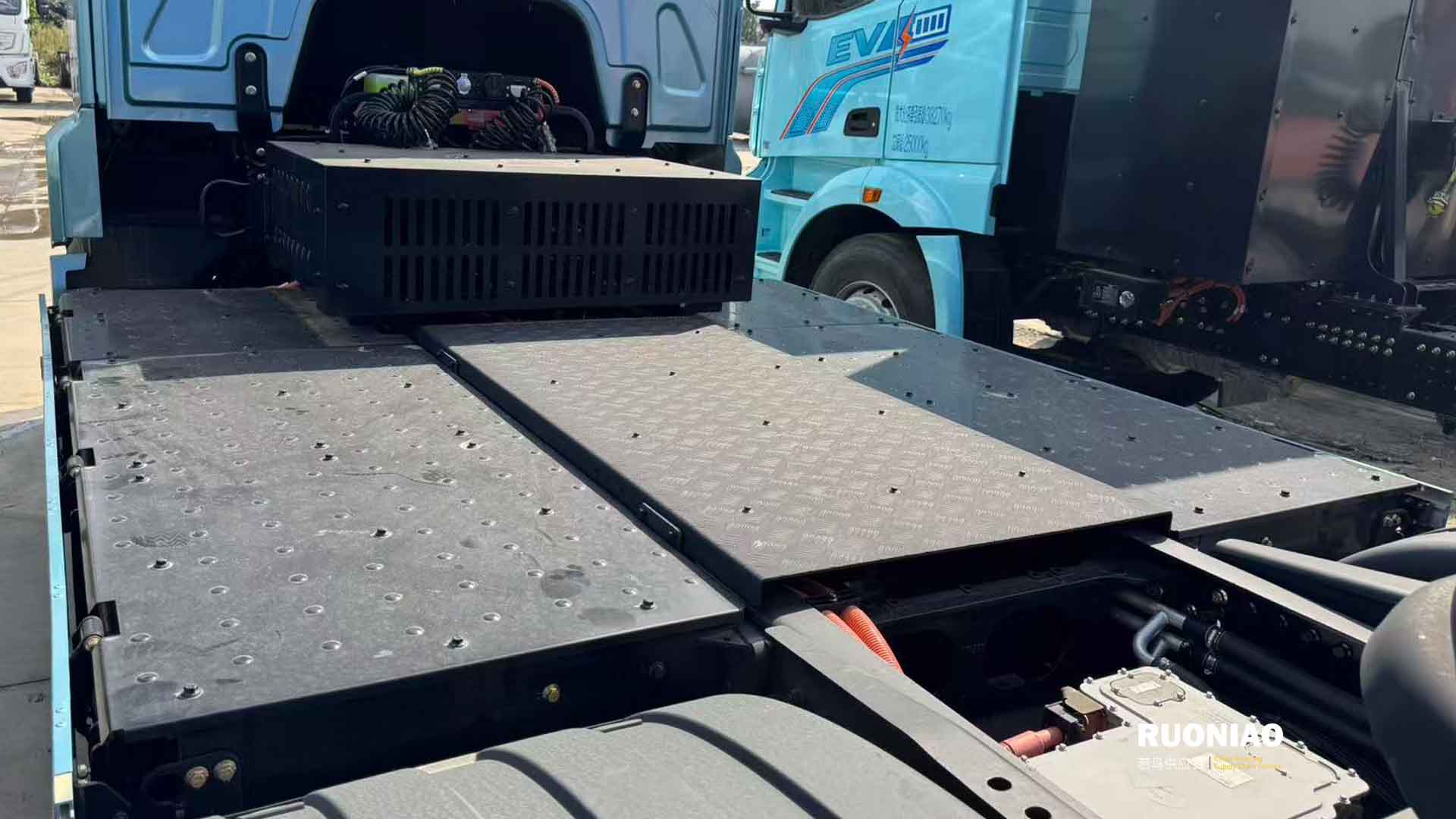 SHACMAN H6000E 6X4 Tractocamión Eléctrico - 13