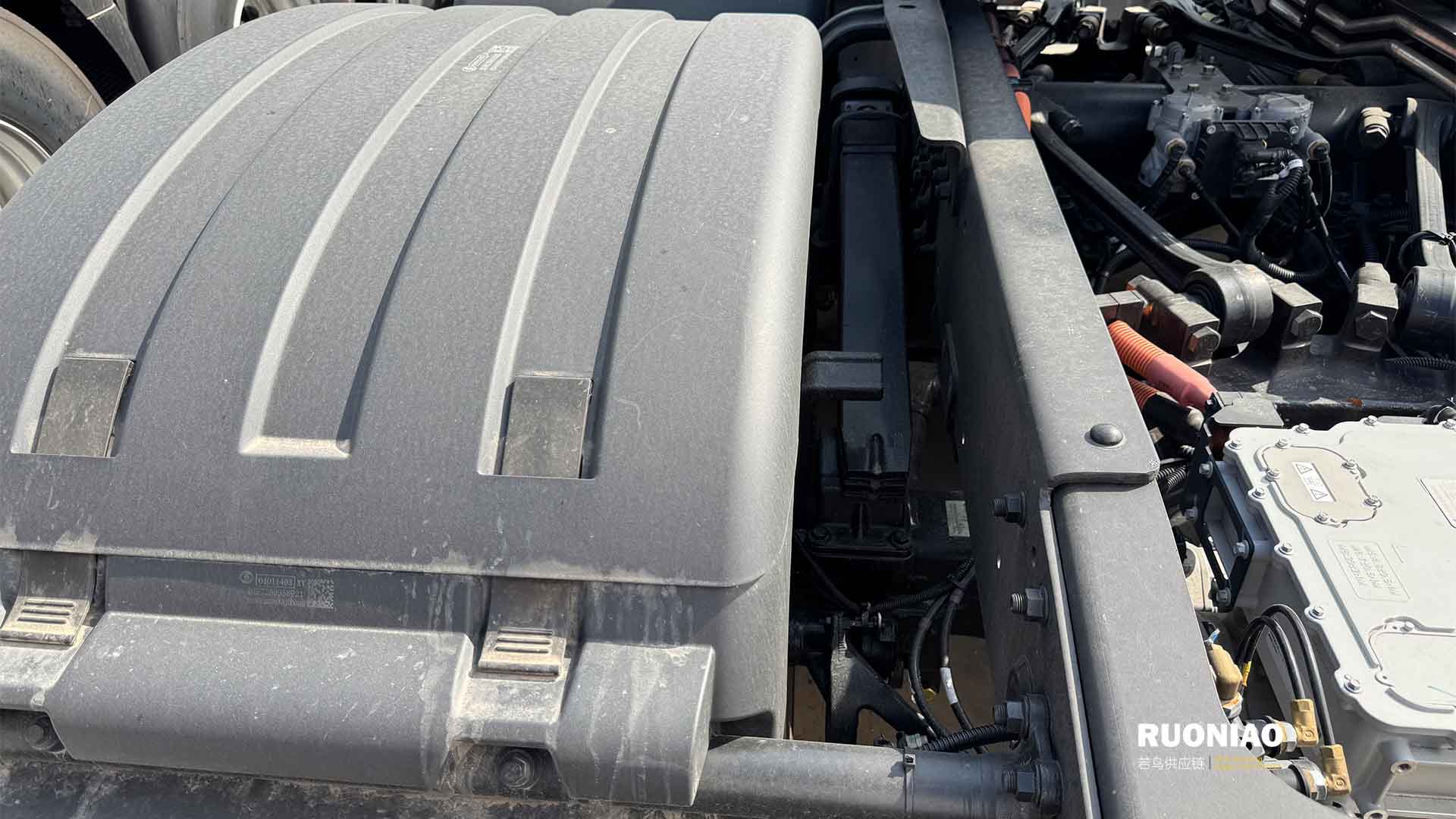 SHACMAN H6000E 6X4 Tractocamión Eléctrico - 17