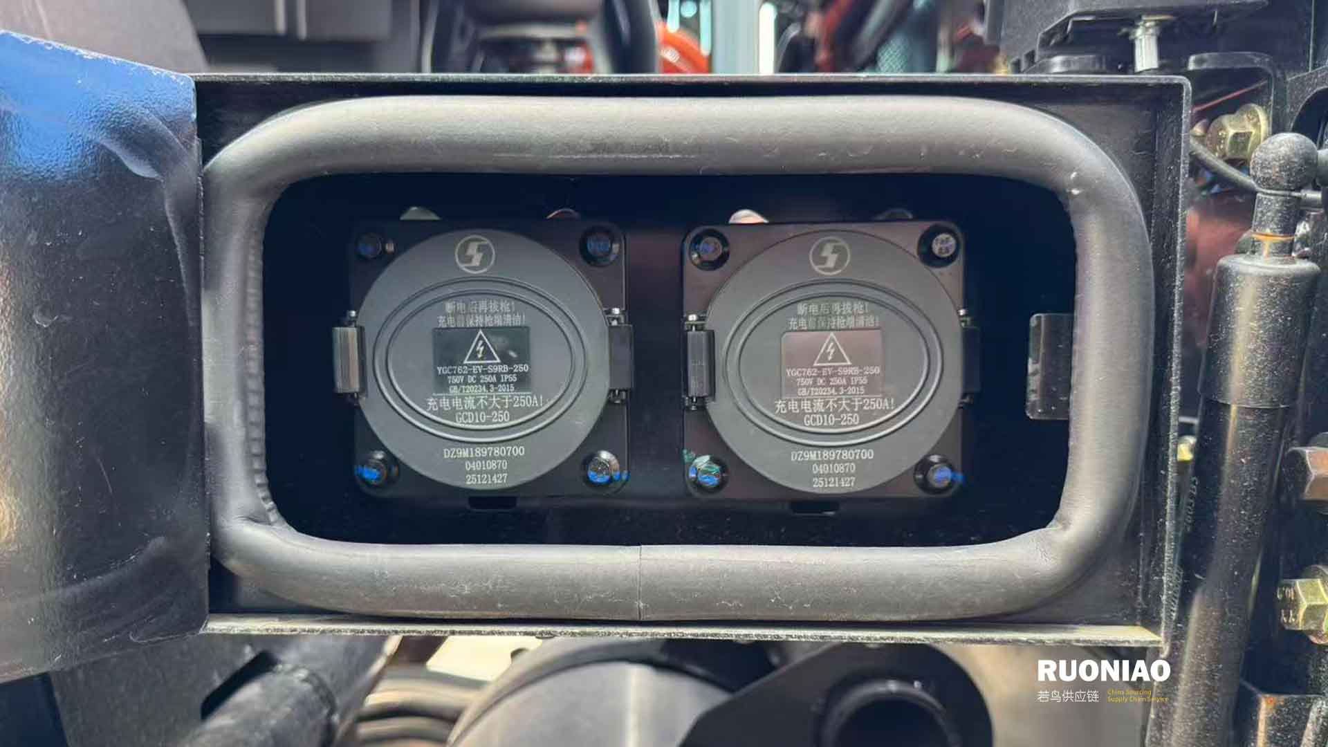 SHACMAN H6000E 6X4 Tractocamión Eléctrico - 7