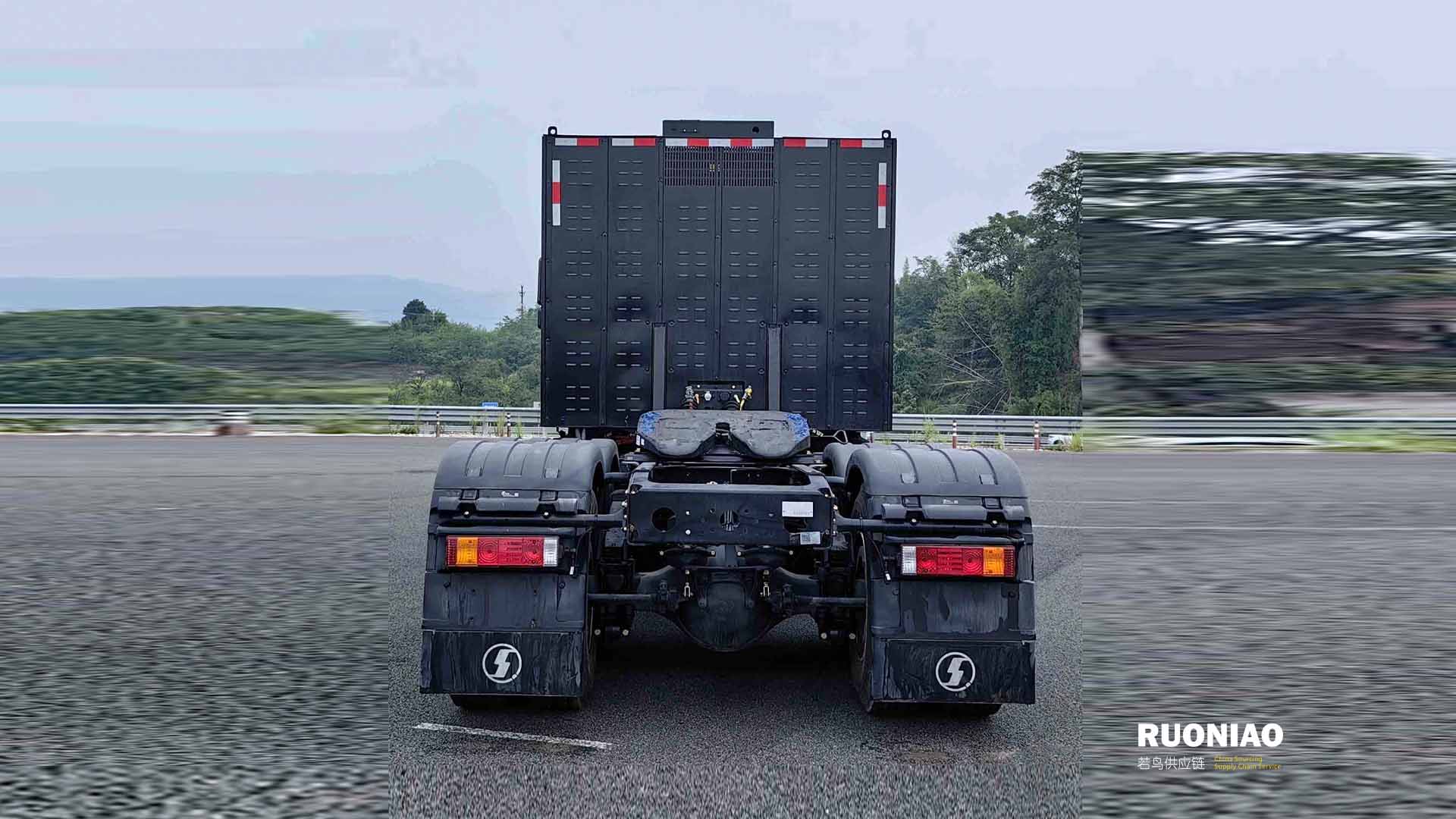 SHACMAN X5000e 6x4 纯电动牵引车 🇵🇪 - 2