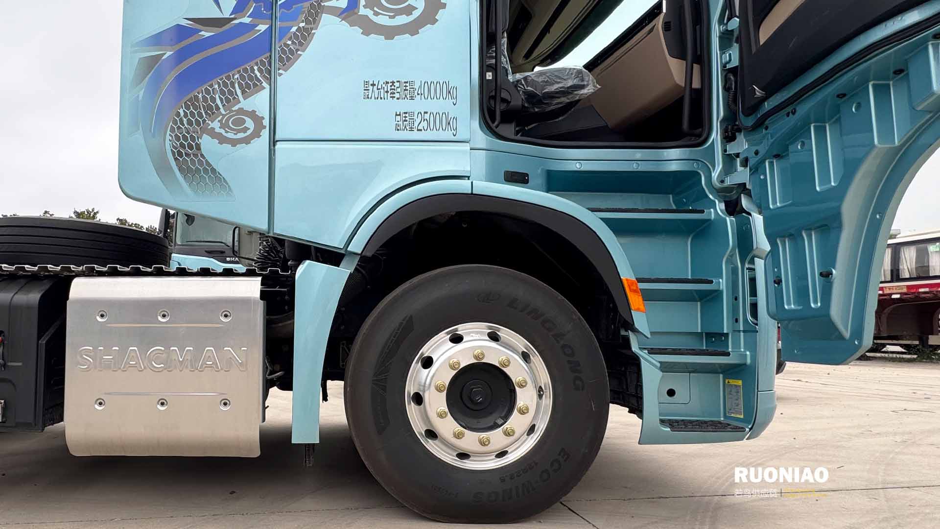 SHACMAN X6000 6x4 牵引车 - 7