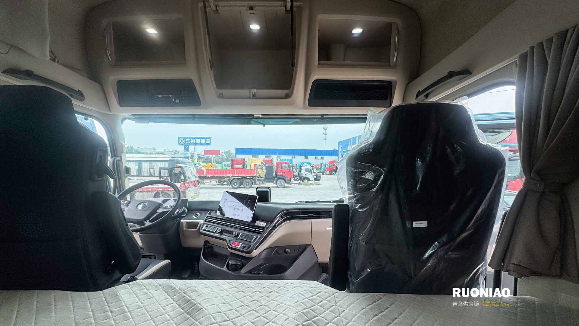 SHACMAN X6000 6x4 牵引车 - 22