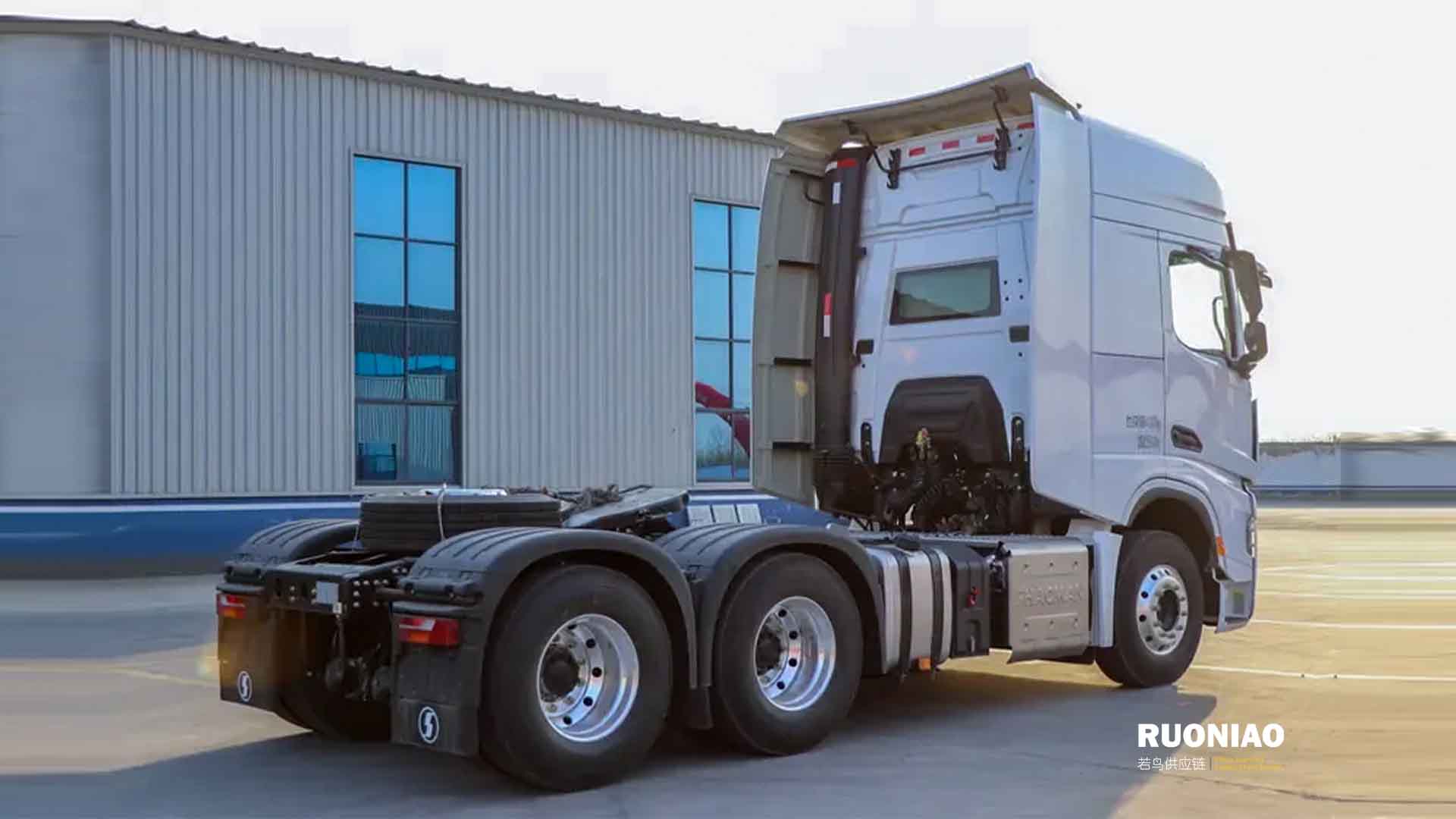 SHACMAN X6000 6×4 Camión Tractora 560HP Perú - 4